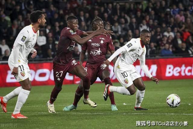 央视十佳球榜首！U17赵松源2球入选，单挑阿森纳破门登顶